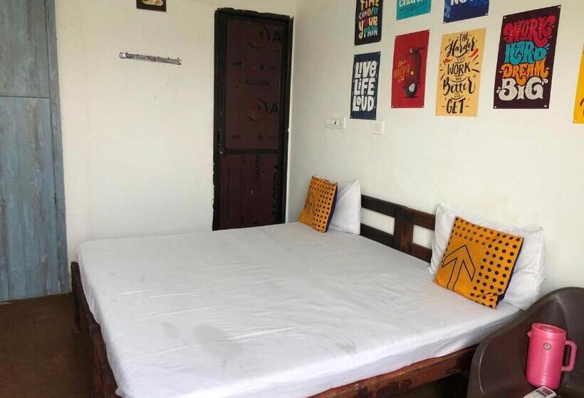 اتاق کلاسیک سه تخته, Oyo Hotel Kanha