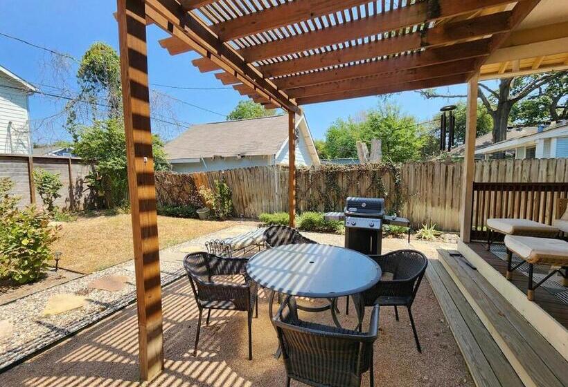 דירת חדר, Cute & Quiet Garage Apt Home