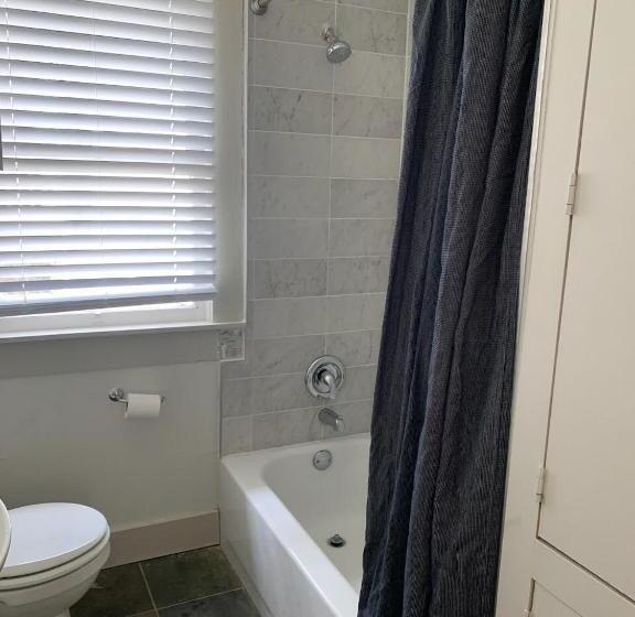 דירת חדר, Cute & Quiet Garage Apt Home