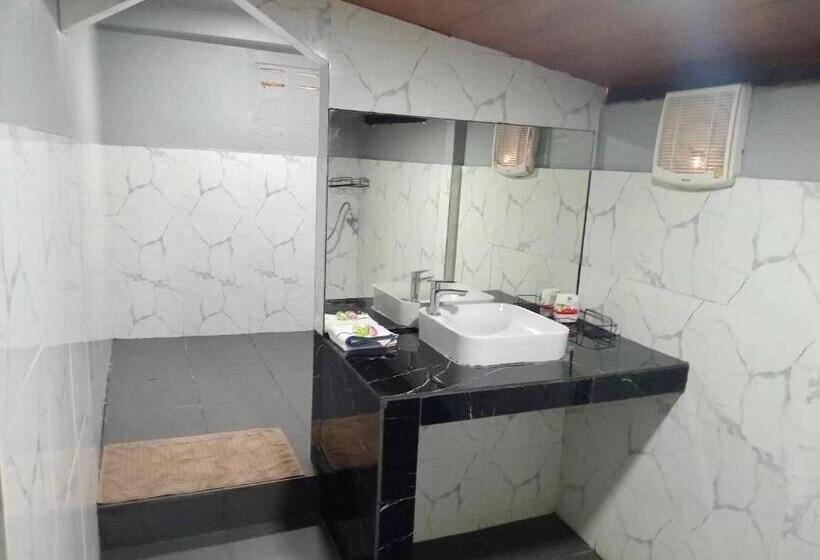 اتاق خانوادگی, Baan Kraziprak บ้านกระซิบรัก