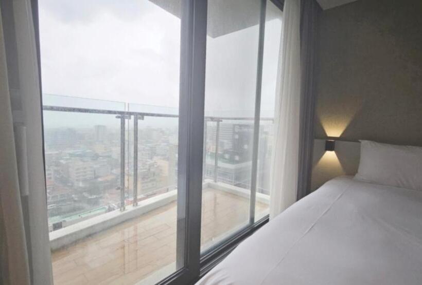 اتاق استاندارد با بالکن, Air City Hotel Corp