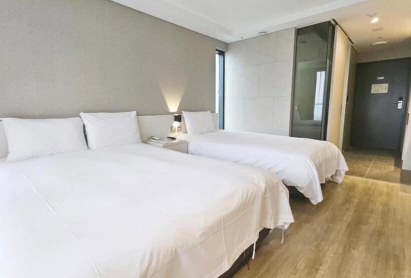 اتاق استاندارد با بالکن, Air City Hotel Corp
