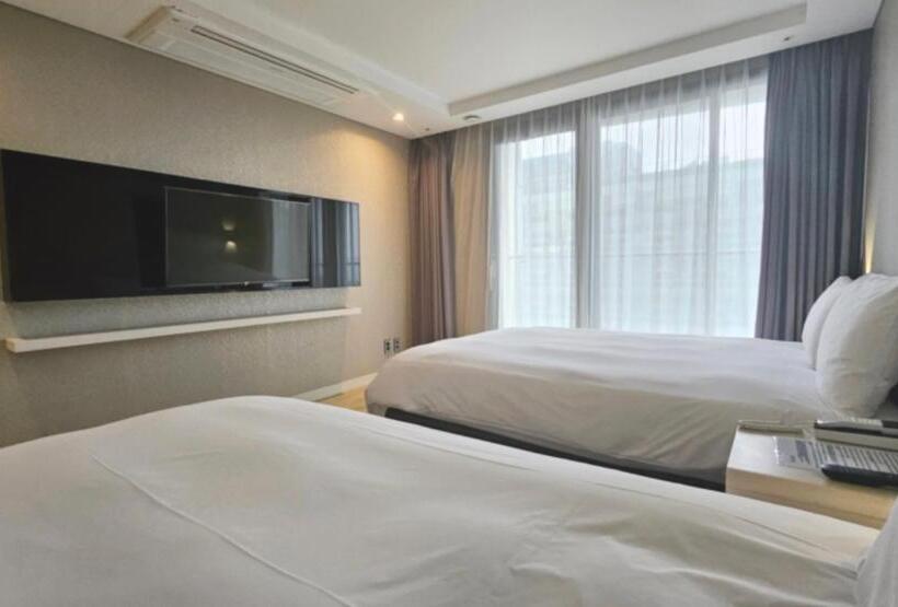 اتاق استاندارد با بالکن, Air City Hotel Corp