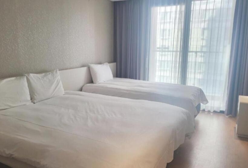 اتاق استاندارد با بالکن, Air City Hotel Corp