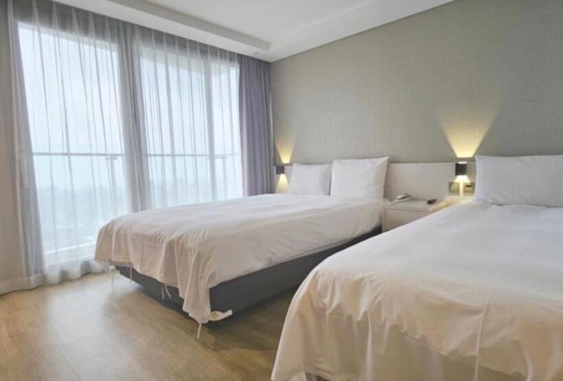 اتاق استاندارد با بالکن, Air City Hotel Corp