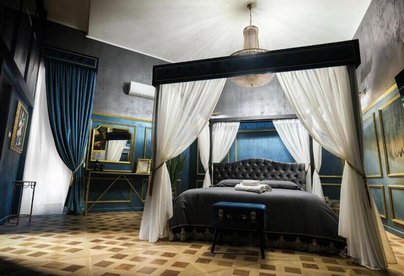 سوییت خانوادگی, Momarooms