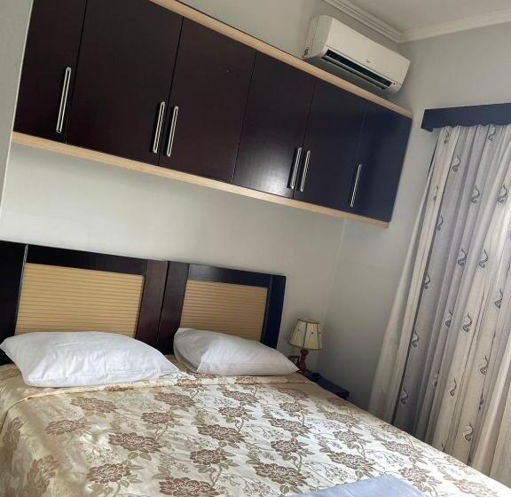 اتاق استاندارد سه نفره, Bardhi