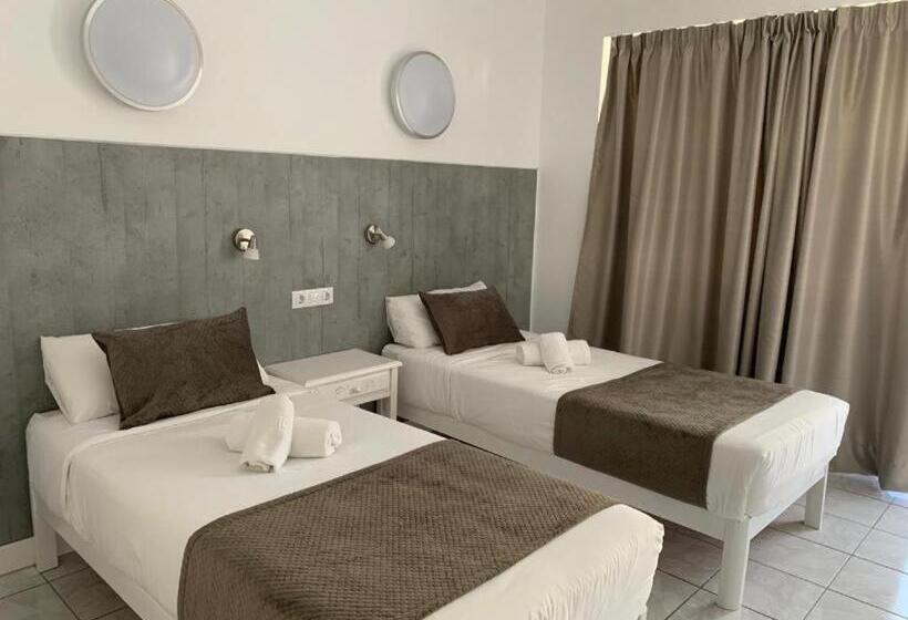 اتاق لوکس, Level Mallorca  Living
