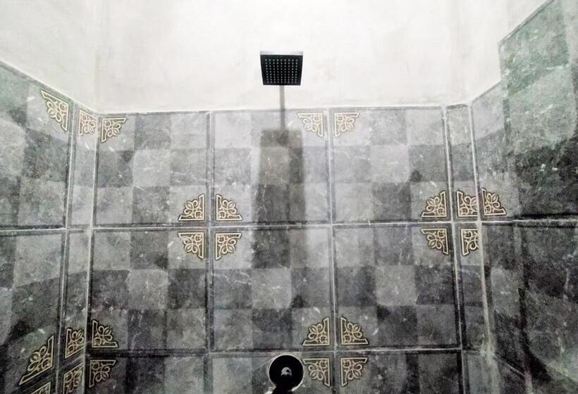 Номер Стандарт, Reddoorz Syariah Near Exit Tol Bojong Pekalongan