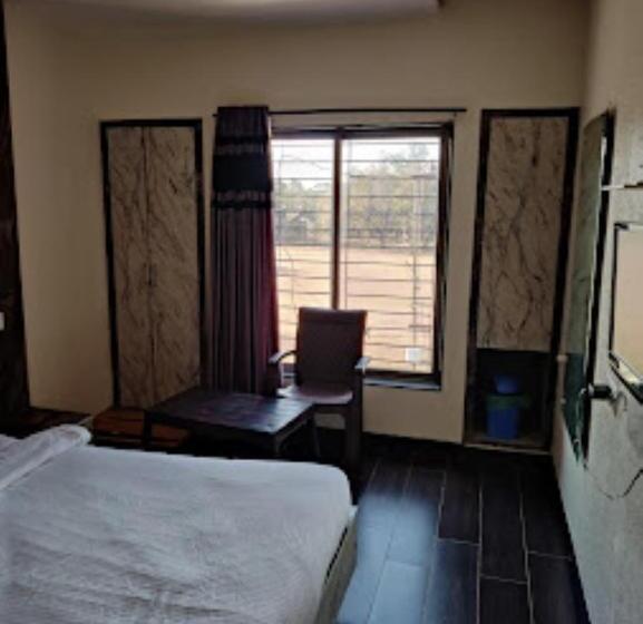 Номер Deluxe Кровать Кинг, Rw International, Hingoli