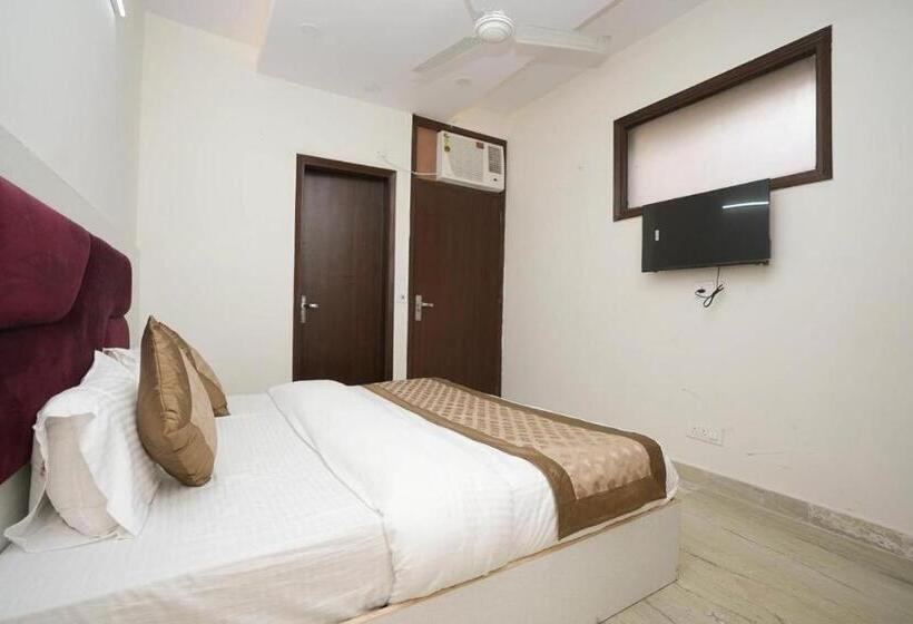 اتاق لوکس, Sarthi Guest House In Jangpura Bhogal Near Nizamuddin Railway Station