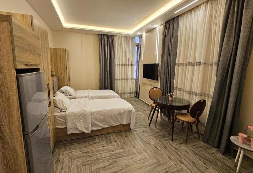 اتاق لوکس با بالکن, Luxury Accommodation