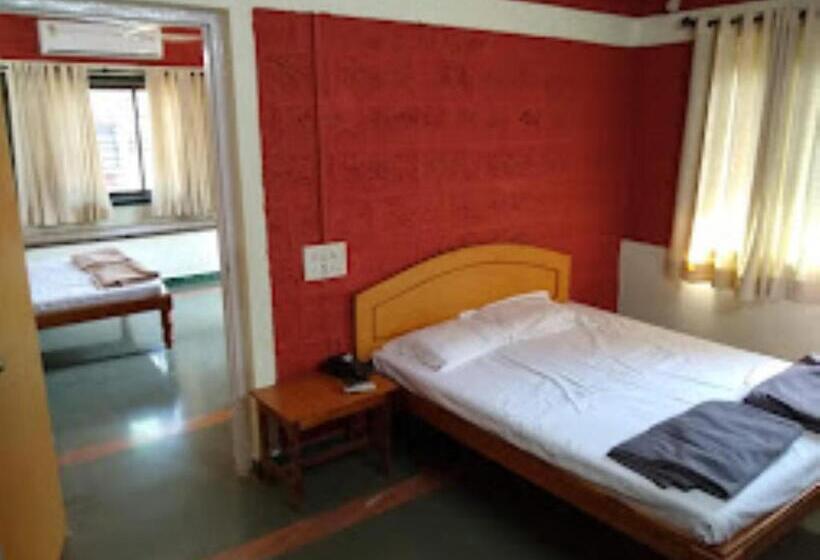 Номер Deluxe, Amraban Resort, Chiplun
