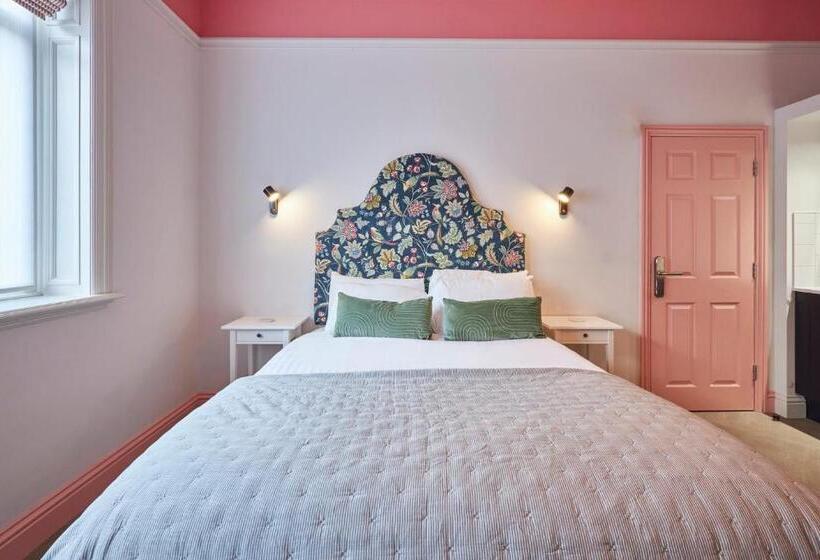 اتاق استاندارد با تخت بزرگ, Arlington House Hotel   Self Check In Suites