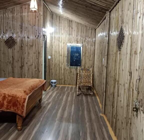 标准间, Shreyash Resorts