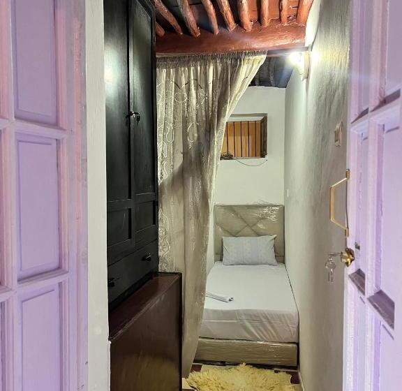 Economy Single Room, Dar Yamna