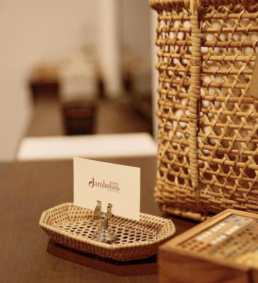 اتاق لوکس, Jambolan Chiangmai