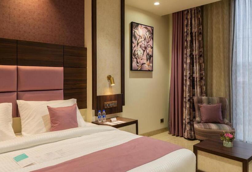 سوییت لوکس, Royal Rawal   Luxury Boutique