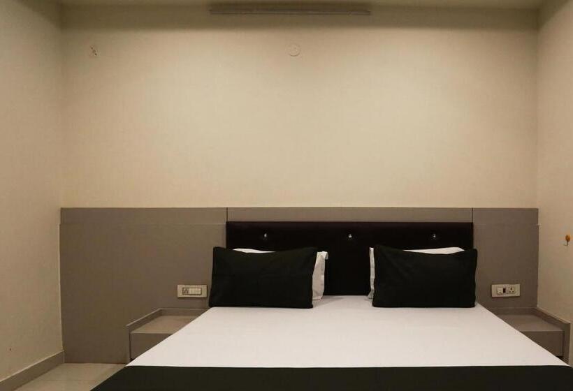 三人经典房间, Oyo Hotel Dream