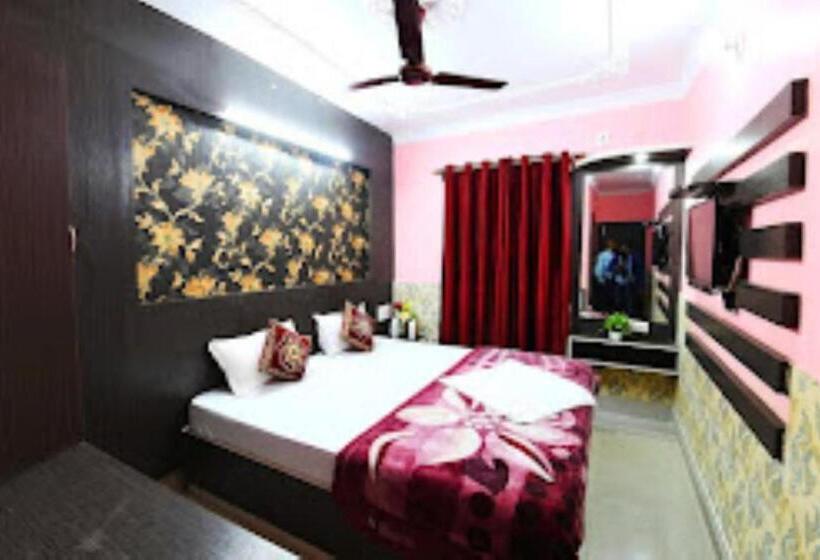 Quarto Deluxe, Anukul Guest House,bodh Gaya