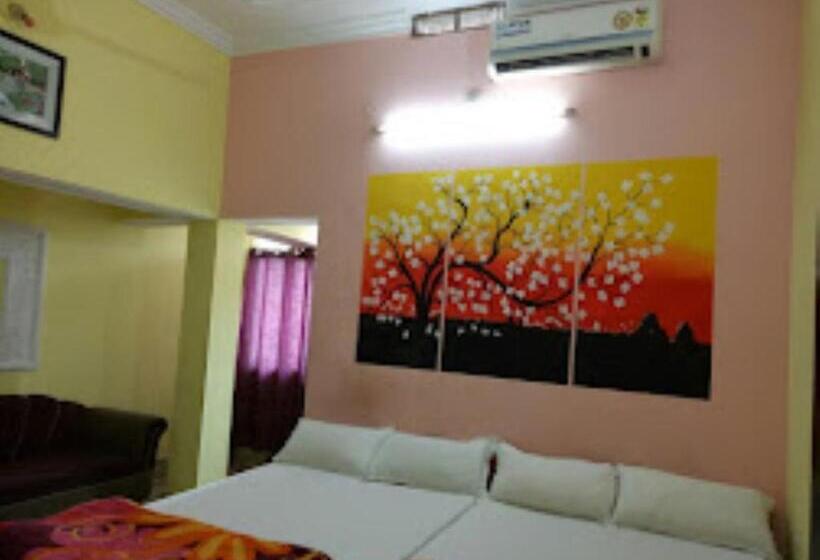 Quarto Quádruplo Estandar, Anukul Guest House,bodh Gaya