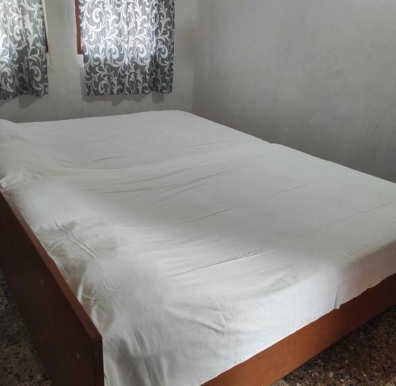 Трехместный Номер Классика, Spot On Nandu Hotels And Motels