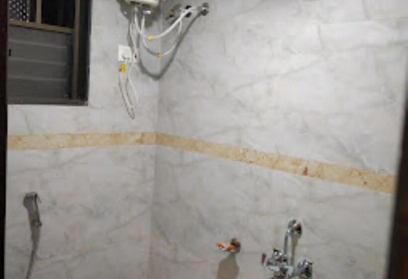 Трехместный Номер Deluxe, New Delhi Jalgaon