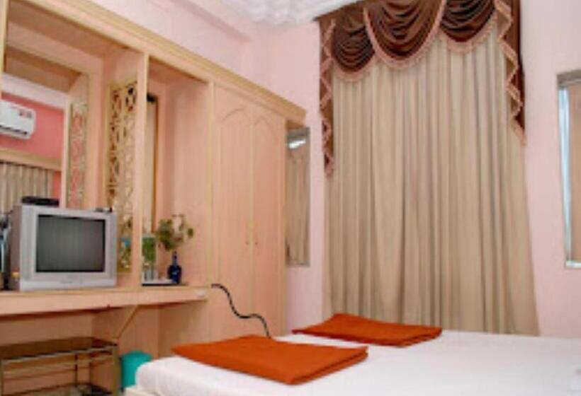 带大床的标准间, New Hotel Shalimar Jalgaon