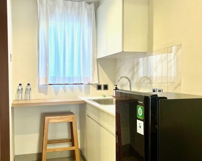 Номер Deluxe, Charlie Guest House