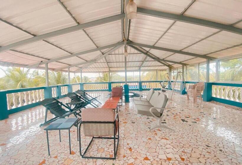 Люкс Deluxe Кровать Кинг, Honeydew Suites By Goaround Homes