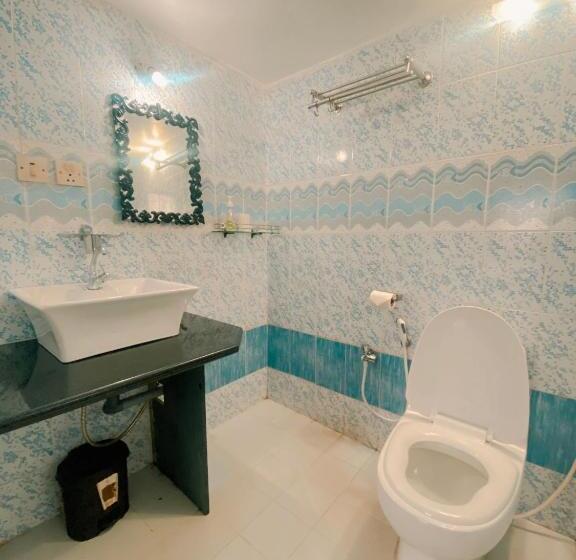 Люкс Deluxe Кровать Кинг, Honeydew Suites By Goaround Homes