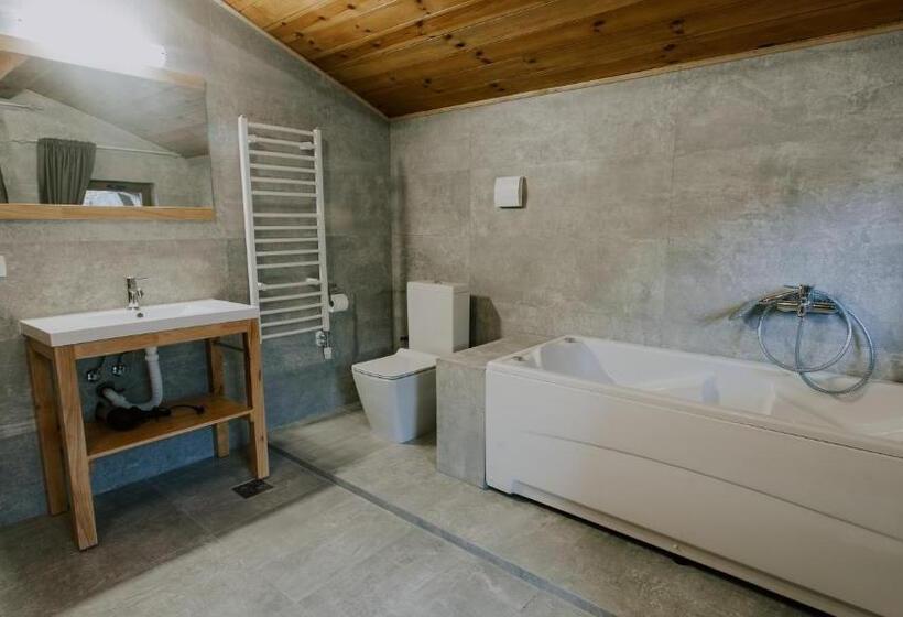اتاق استاندارد با بالکن, Keystone Residences