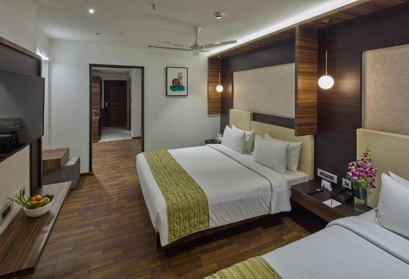 Королевский Люкс, Grand Continent Hosur A Sarovar Portico Affiliate