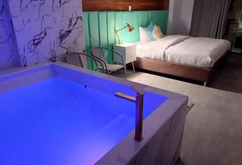 سوئیت جونیور با استخر, Jacuzzi Hotel Cusco