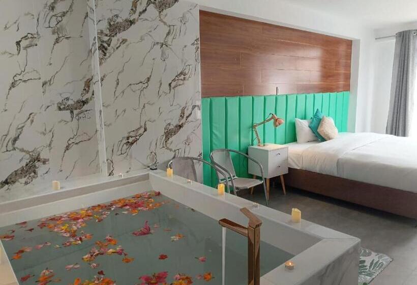 سوئیت جونیور با استخر, Jacuzzi Hotel Cusco