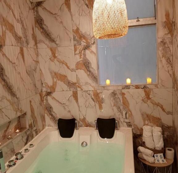 سوئیت با تخت بزرگ, Jacuzzi Hotel Cusco