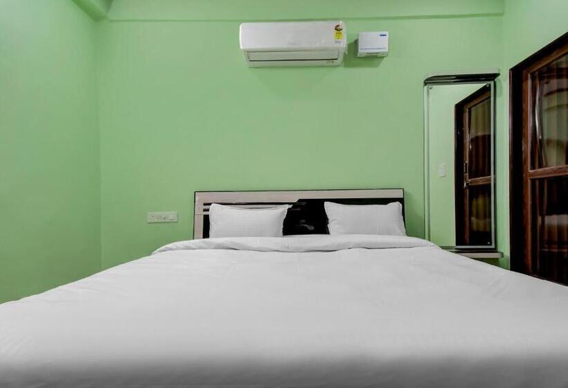 اتاق کلاسیک سه تخته, Oyo Hotel Laxmi Palace