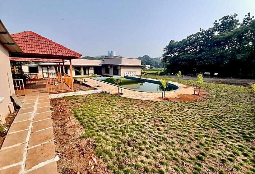 Номер Deluxe, Hill Resort Alibaug