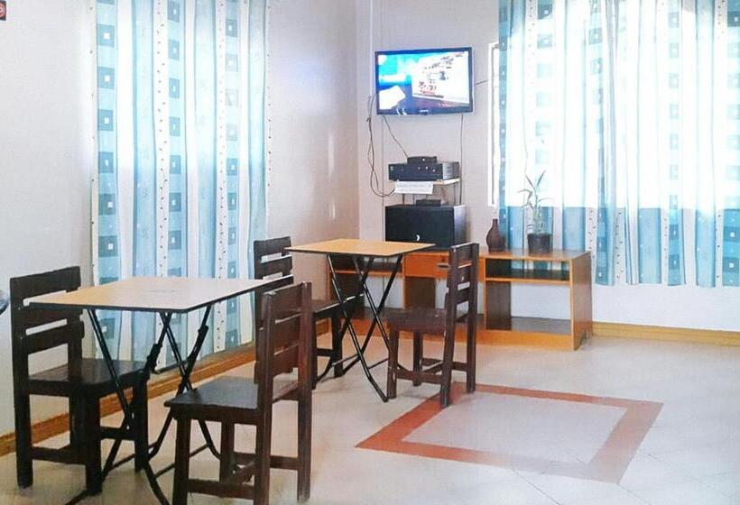 패밀리 룸, Reddoorz @ D Little Egg Hostel Pangasinan