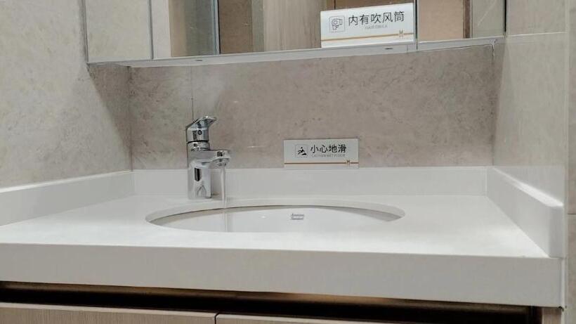 Quarto Triplo Estandar, Mandi International Apartment   Guangzhou Financial City Sanxi Metro Station