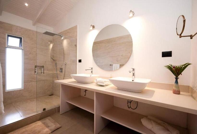 اتاق لوکس, Astra Hotel Boutique