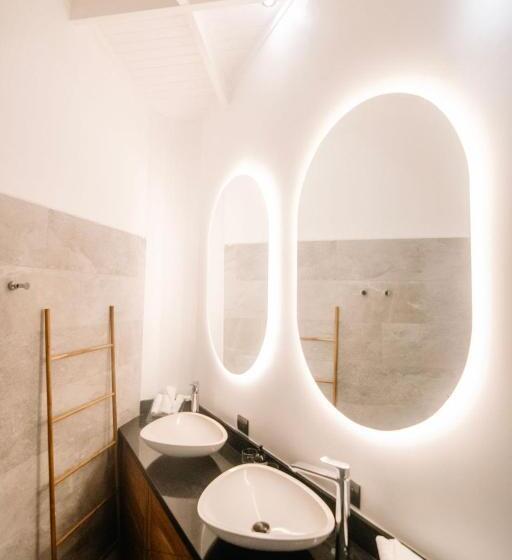 اتاق لوکس, Astra Hotel Boutique