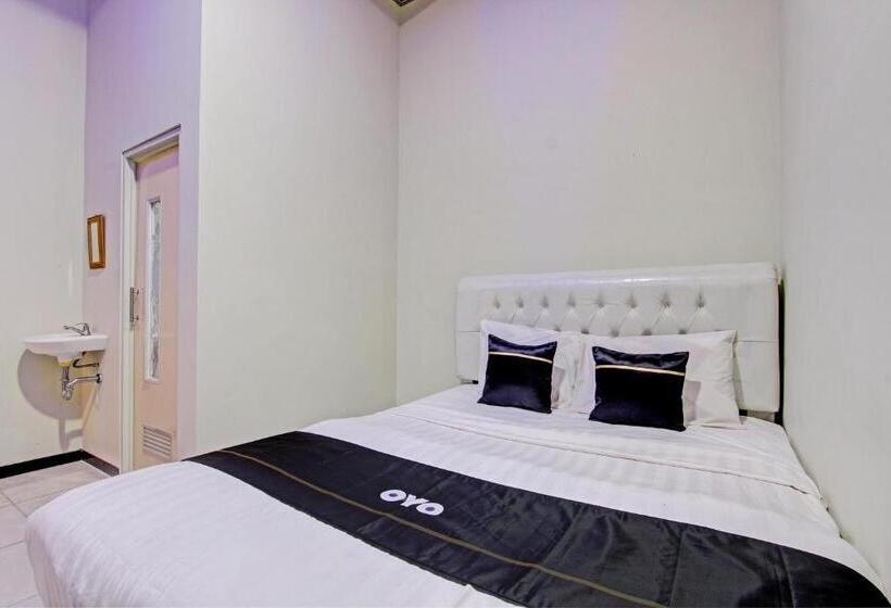 Номер Deluxe, Capital O 93244 Angkasa Inn