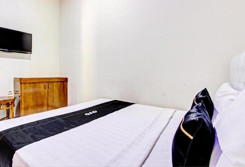 Номер Deluxe, Capital O 93244 Angkasa Inn