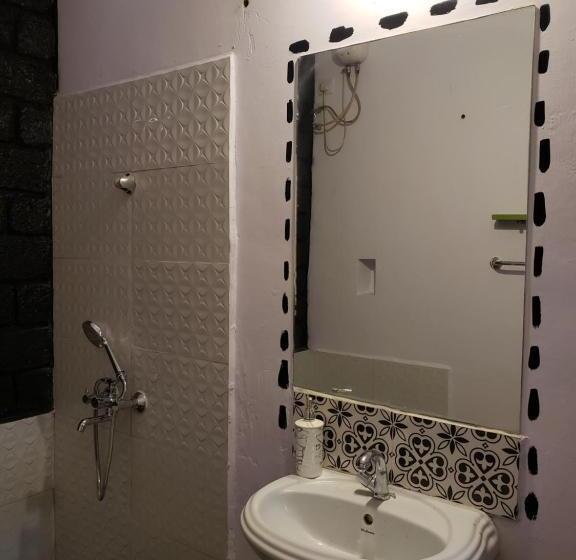 Номер Стандарт Совместная Ванная, Adi Shakti Guesthouse And Shala