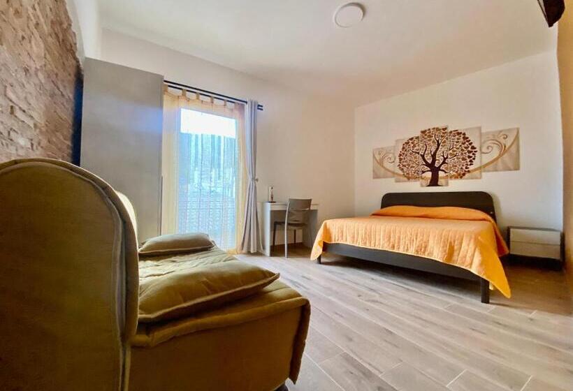 اتاق خانوادگی, B&b Niu Susu