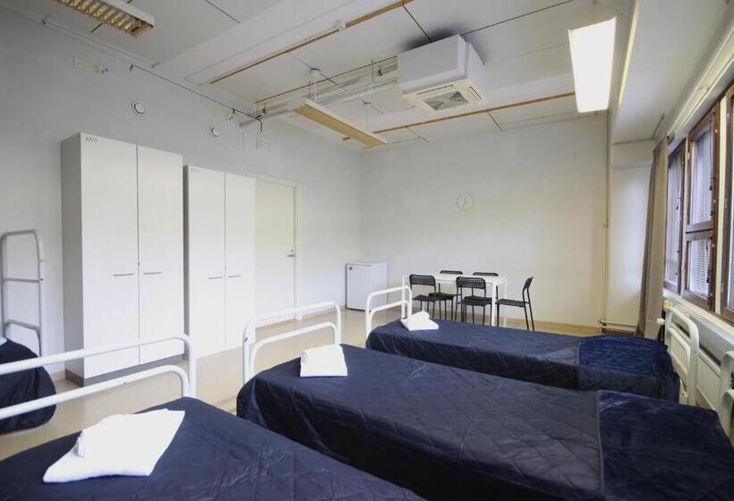 Четырехместный номер эконом класса с общей ванной комнатой, Forenom Hostel Vantaa Kehä Iii