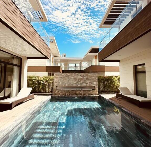 اتاق لوکس با چشم‌انداز باغ, Phoenix Pool Villa Cam Ranh