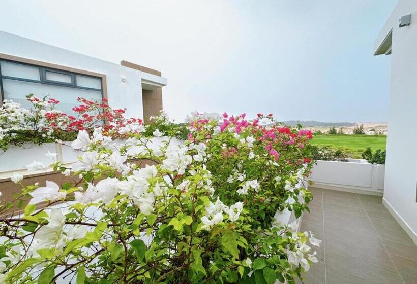 اتاق لوکس با چشم‌انداز باغ, Phoenix Pool Villa Cam Ranh