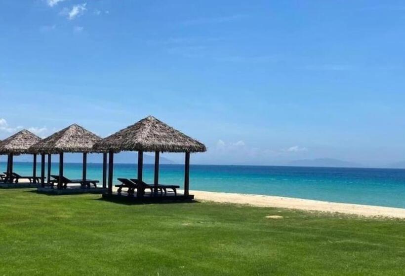 سوییت با چشم‌انداز باغ, Phoenix Pool Villa Cam Ranh